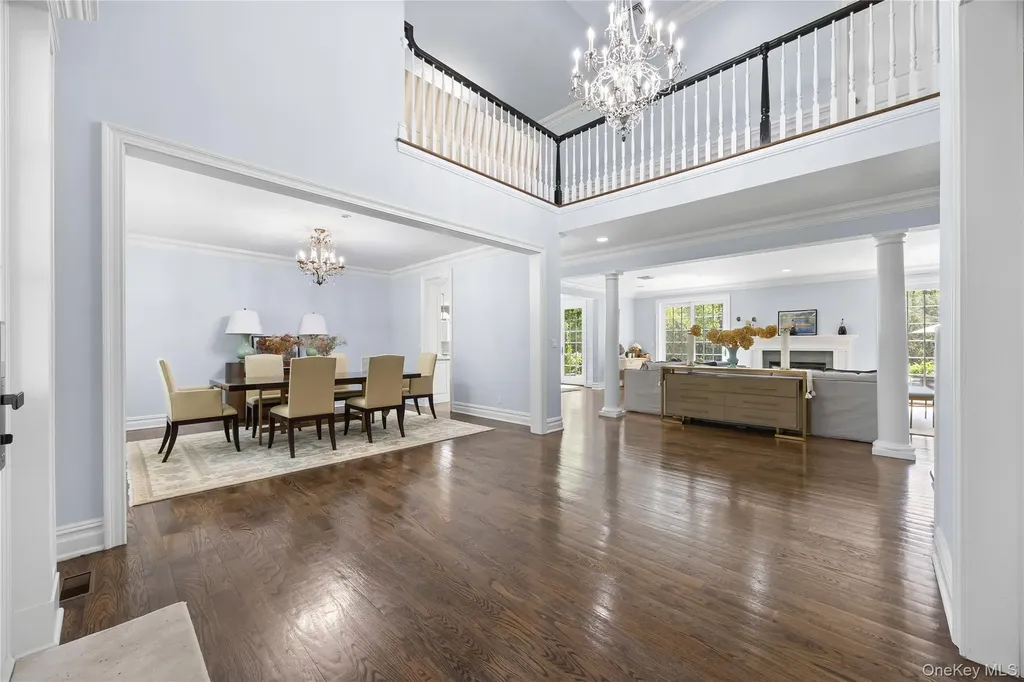 47 Valley Road Old Westbury NY 11568