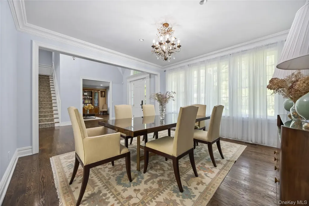 47 Valley Road Old Westbury NY 11568
