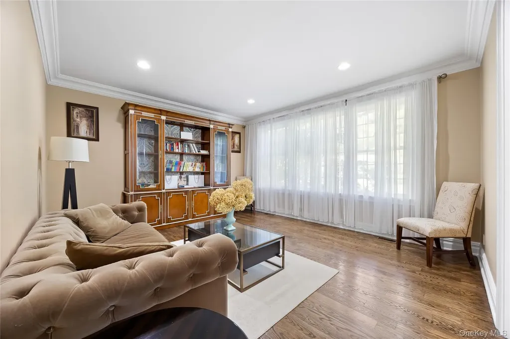 47 Valley Road Old Westbury NY 11568