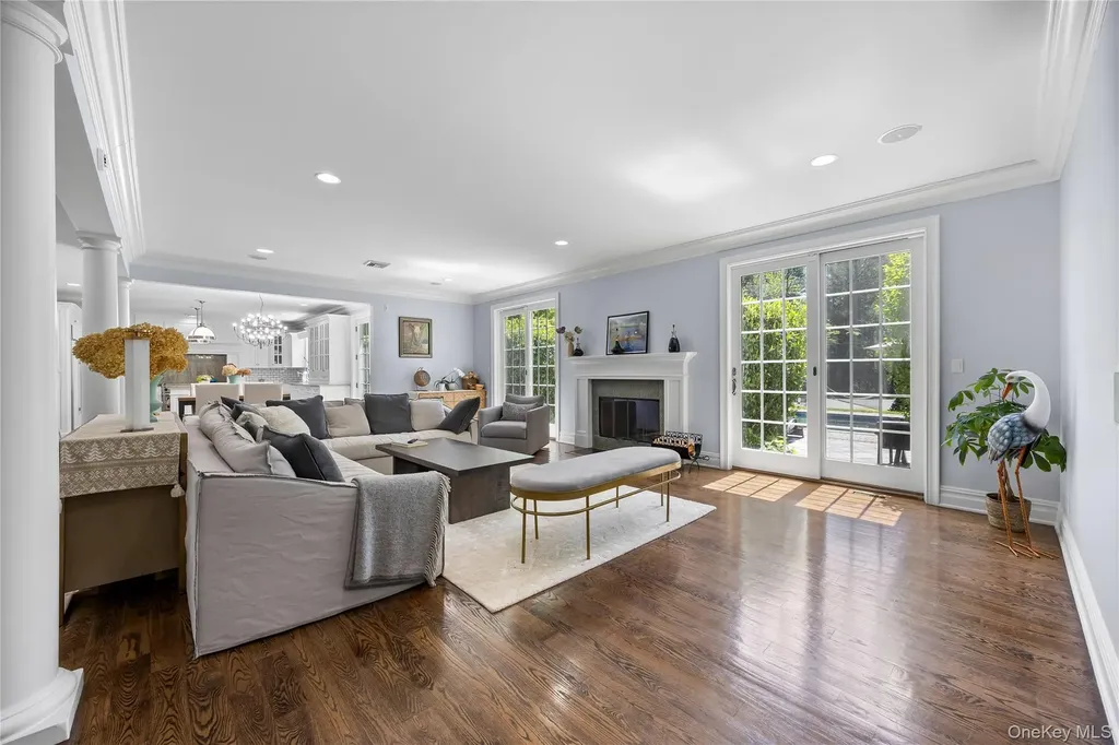 47 Valley Road Old Westbury NY 11568