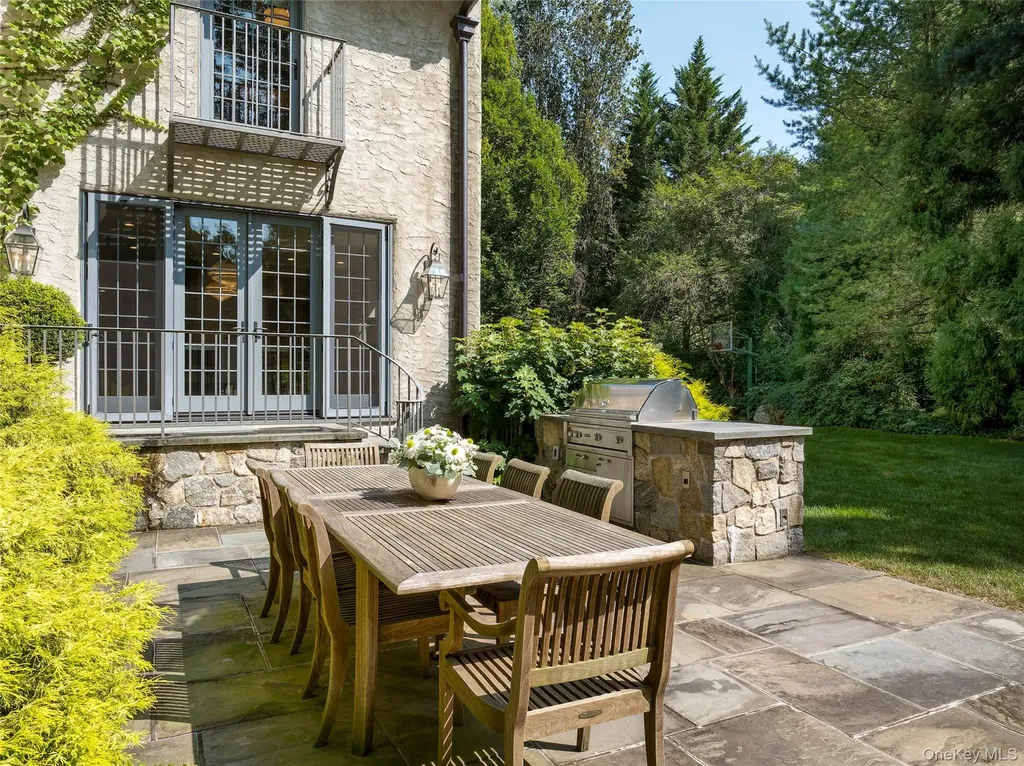 42 Masterton Road Bronxville NY 10708