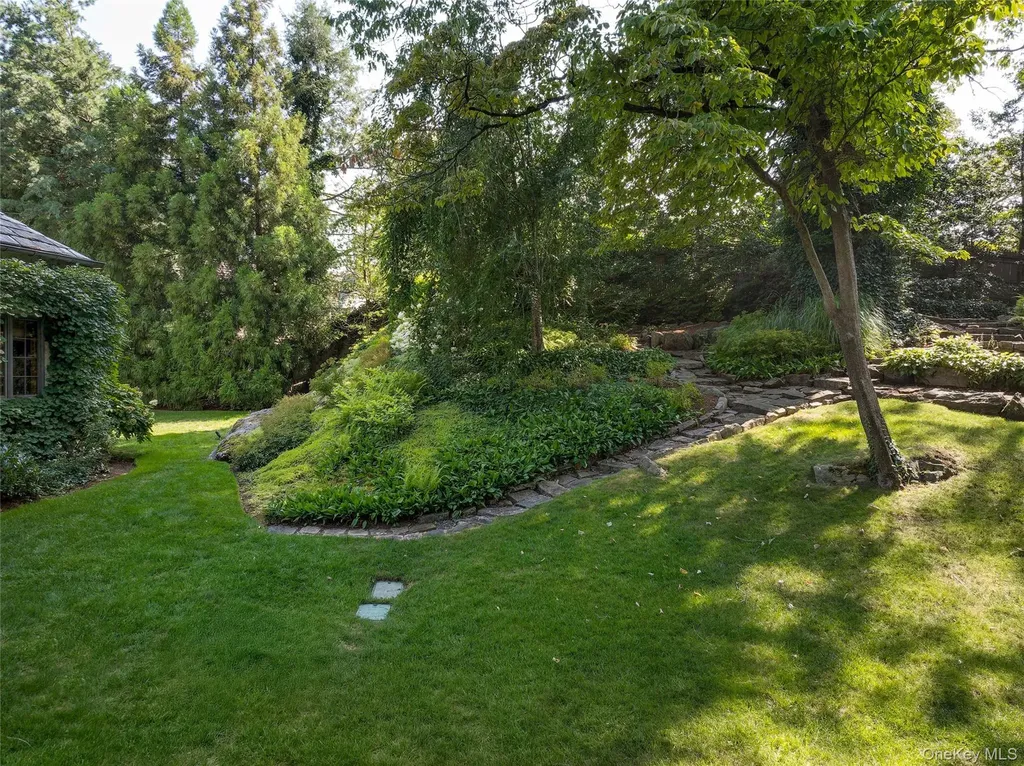 42 Masterton Road Bronxville NY 10708