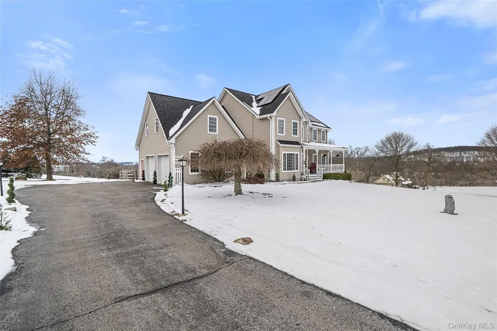 140 Gate Schoolhouse Road New Hampton NY 10958
