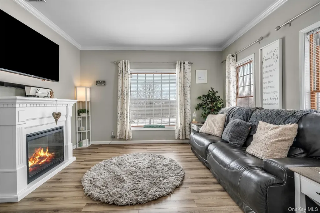 140 Gate Schoolhouse Road New Hampton NY 10958