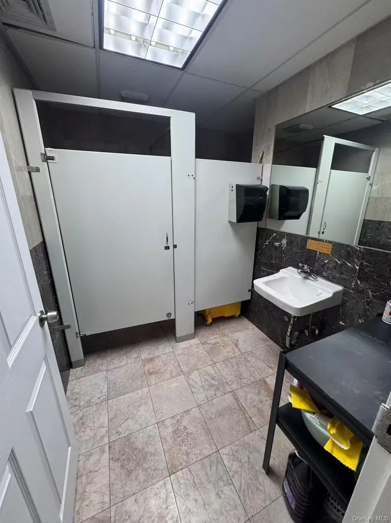 13332 41st Road Flushing NY 11355