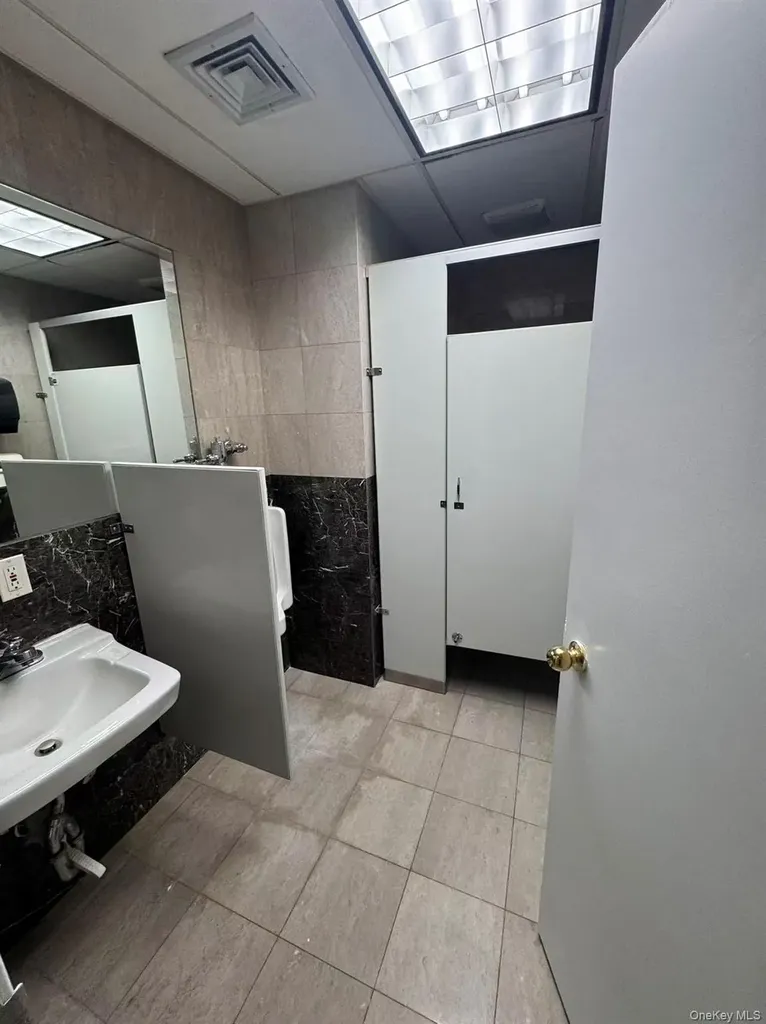 13332 41st Road Flushing NY 11355