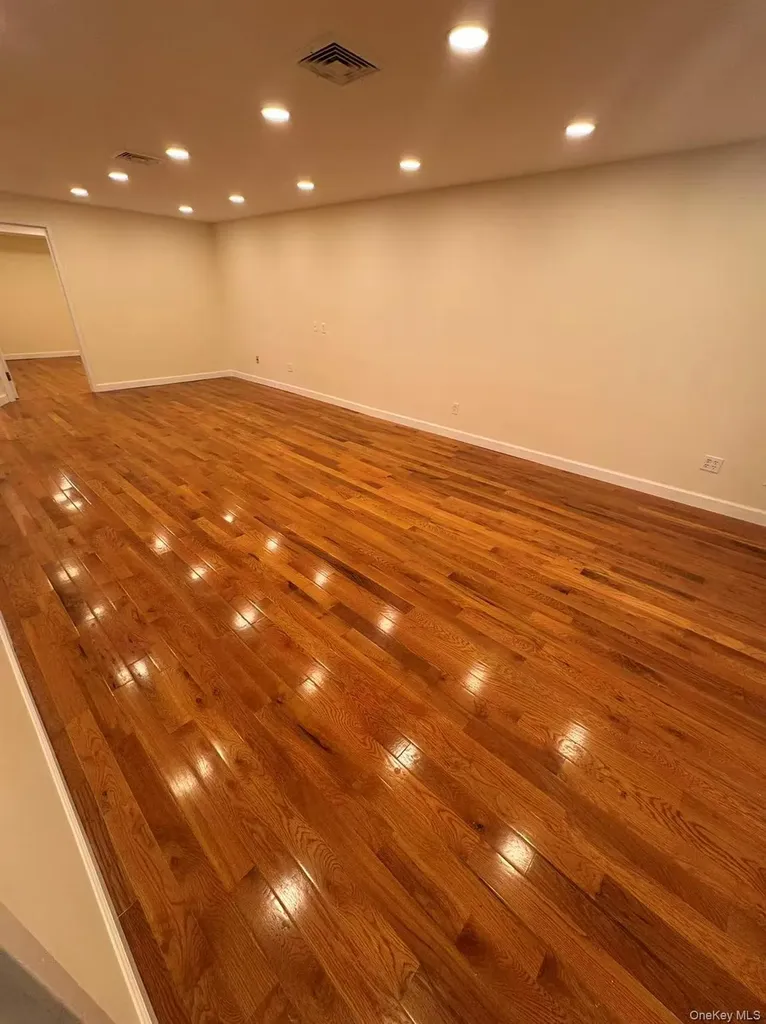 13332 41st Road Flushing NY 11355