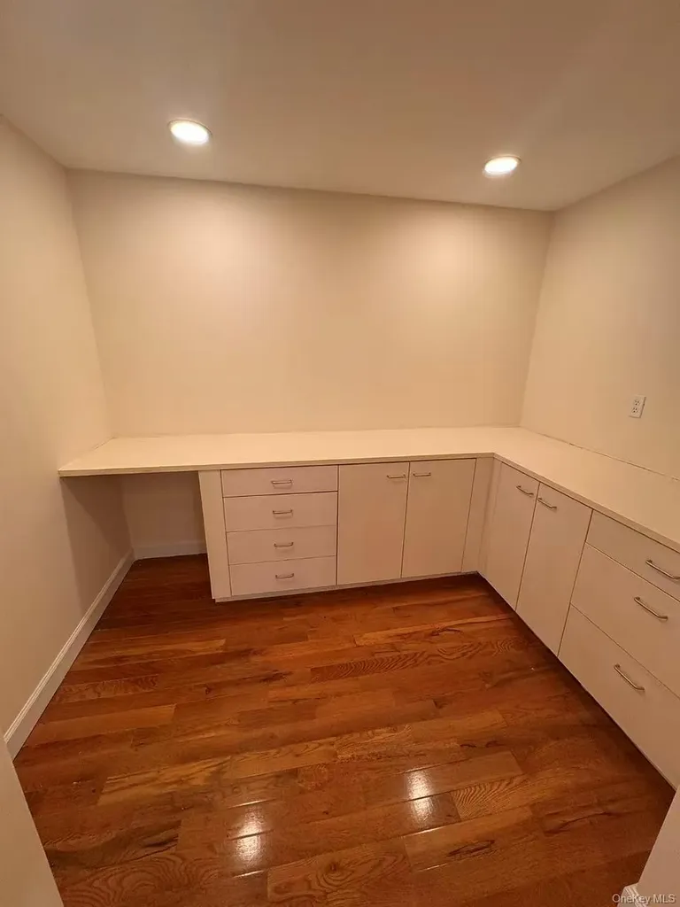 13332 41st Road Flushing NY 11355