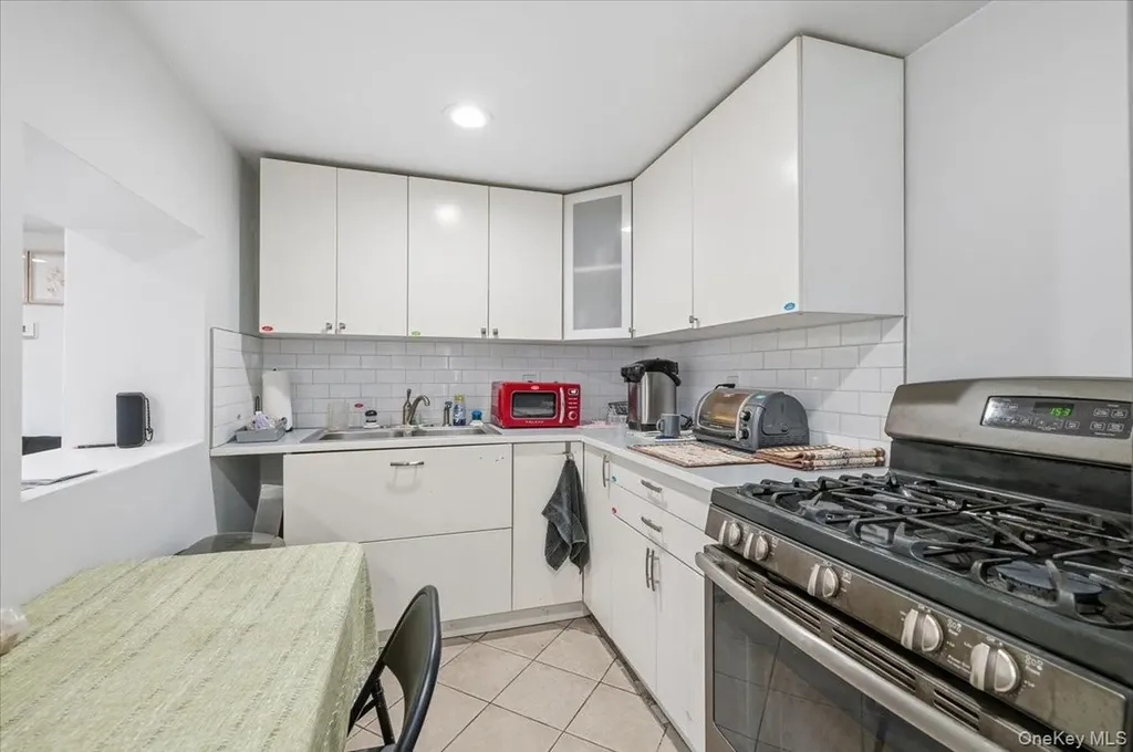 1210 Plainview Avenue Far Rockaway NY 11691
