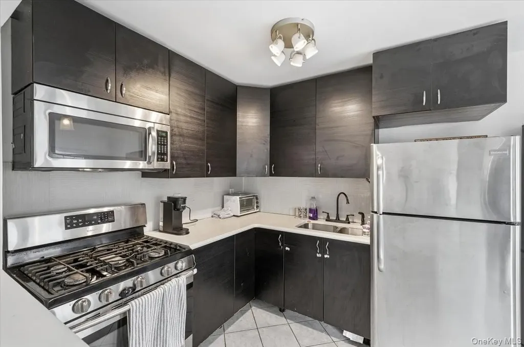 1210 Plainview Avenue Far Rockaway NY 11691