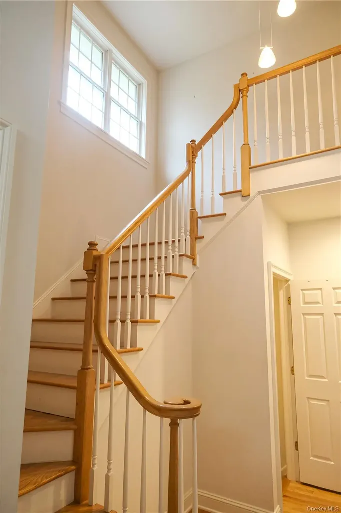 6 Holly Knolls Armonk NY 10504