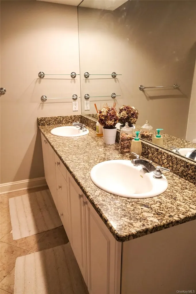6 Holly Knolls Armonk NY 10504