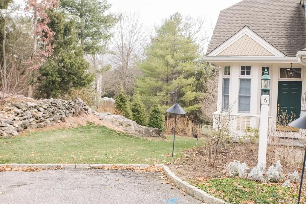 6 Holly Knolls Armonk NY 10504