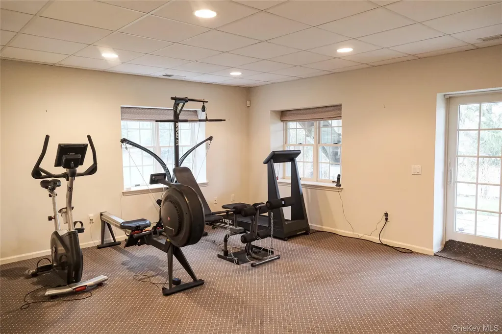 6 Holly Knolls Armonk NY 10504