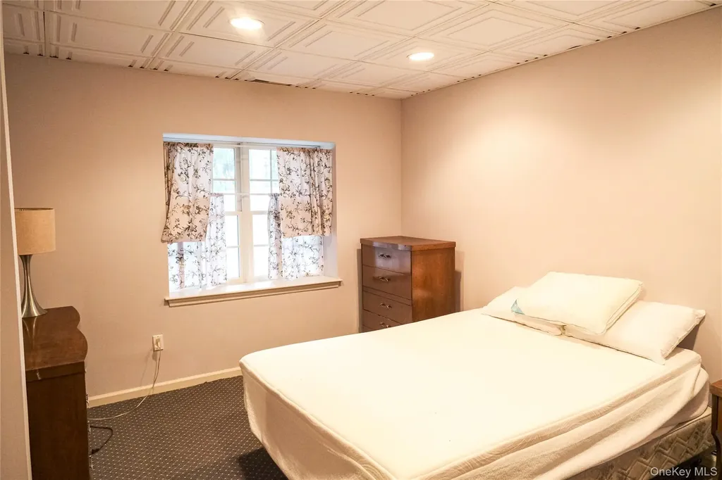 6 Holly Knolls Armonk NY 10504