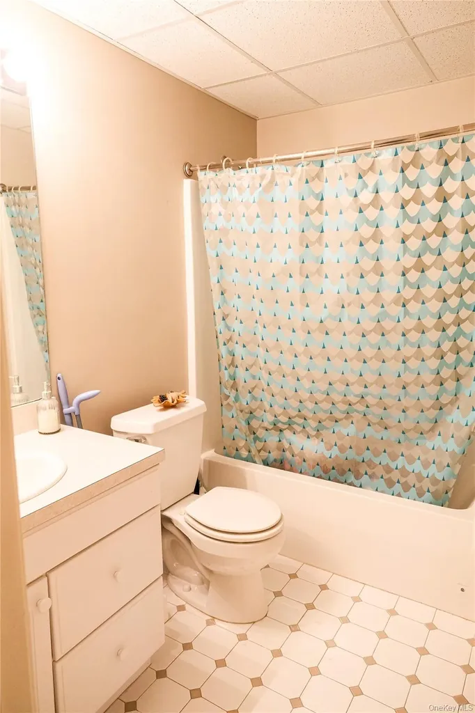 6 Holly Knolls Armonk NY 10504