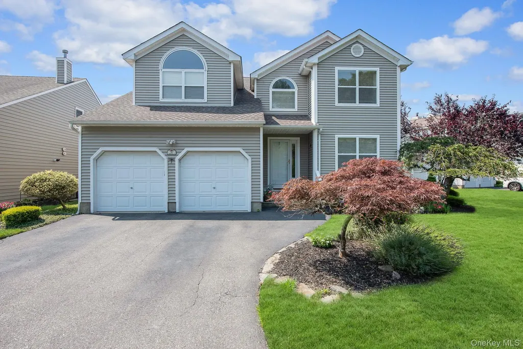 24 Spinnaker Lane East Patchogue NY 11772