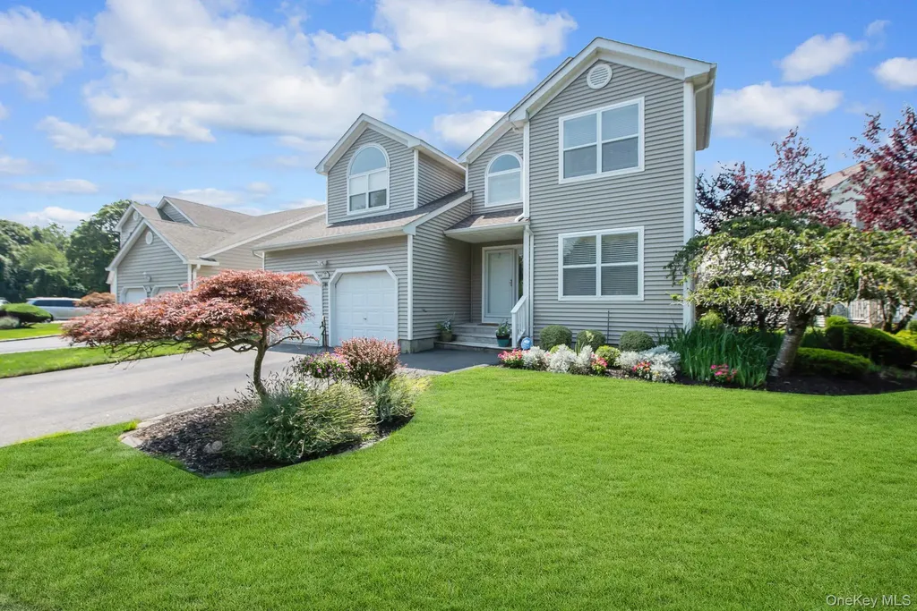 24 Spinnaker Lane East Patchogue NY 11772