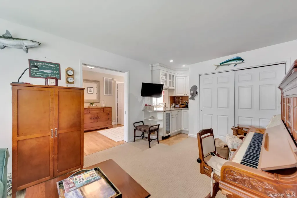 24 Spinnaker Lane East Patchogue NY 11772