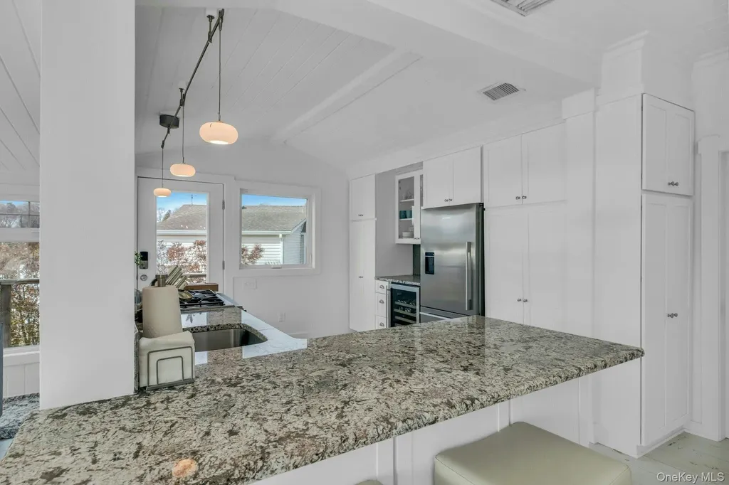 7 Springville Circle Hampton Bays NY 11946