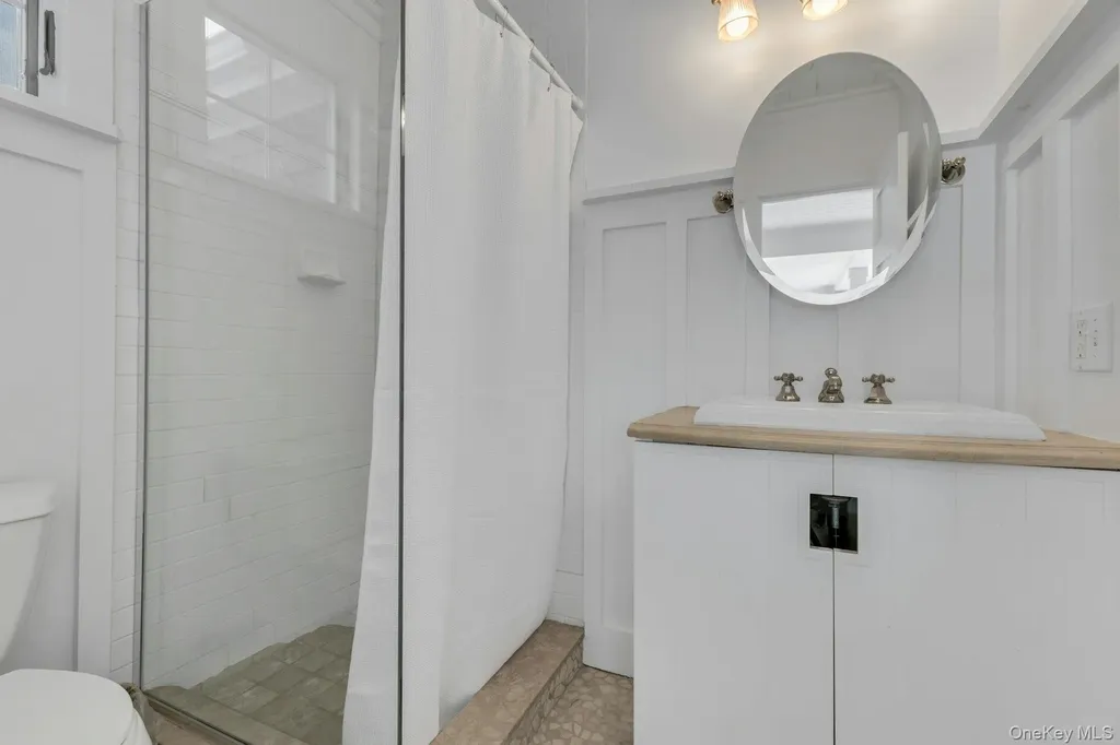7 Springville Circle Hampton Bays NY 11946