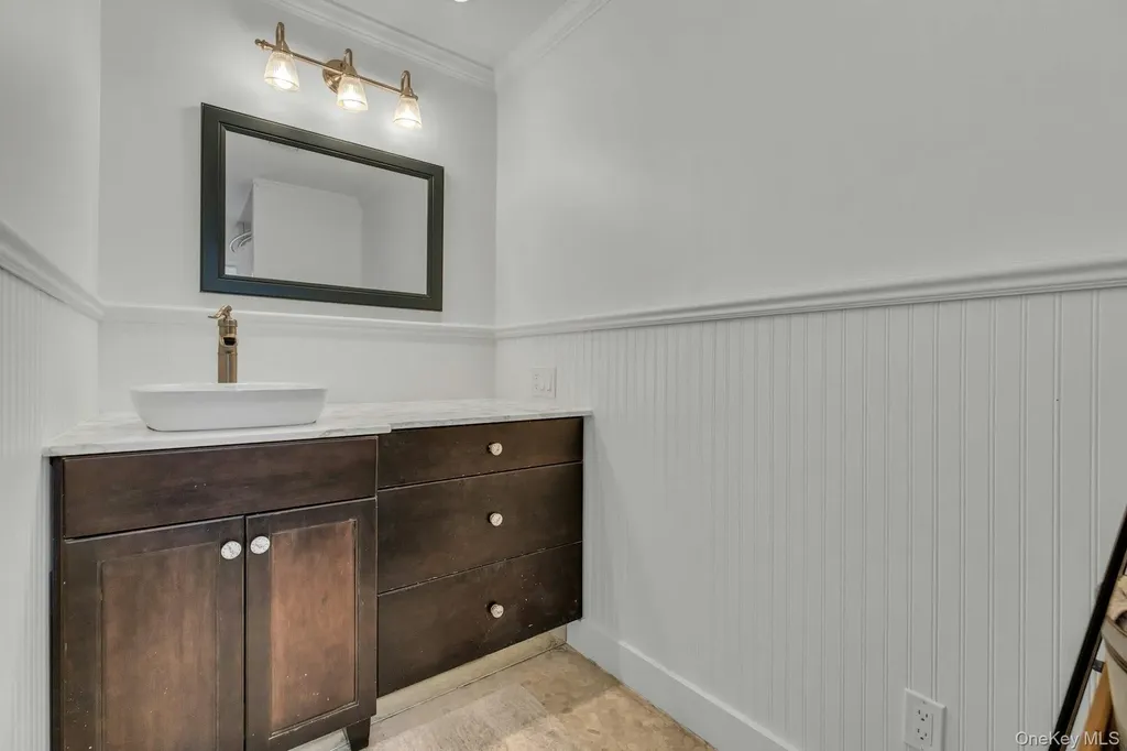7 Springville Circle Hampton Bays NY 11946