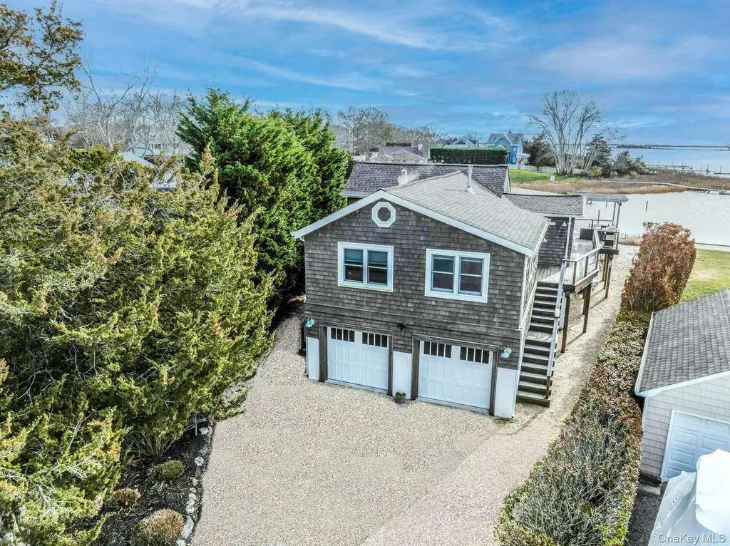 7 Springville Circle Hampton Bays NY 11946