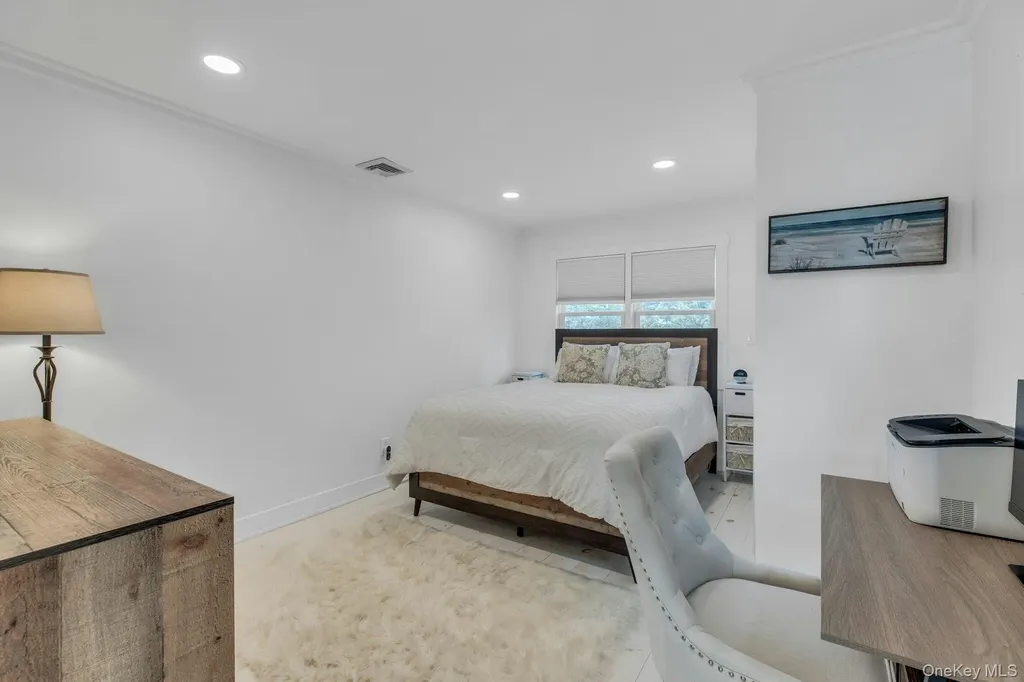 7 Springville Circle Hampton Bays NY 11946