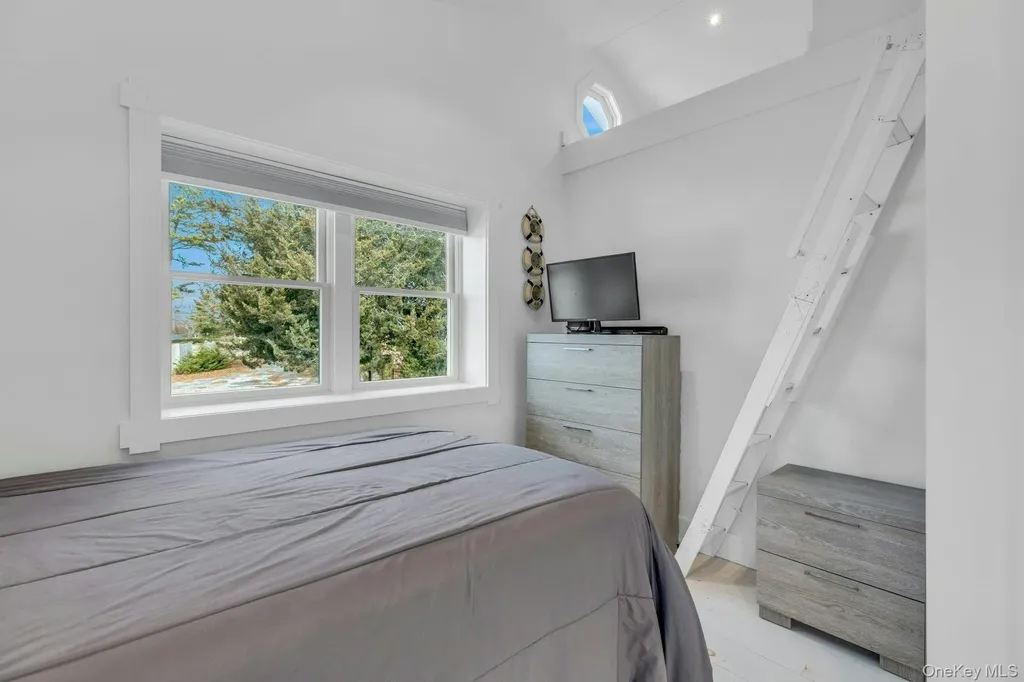 7 Springville Circle Hampton Bays NY 11946