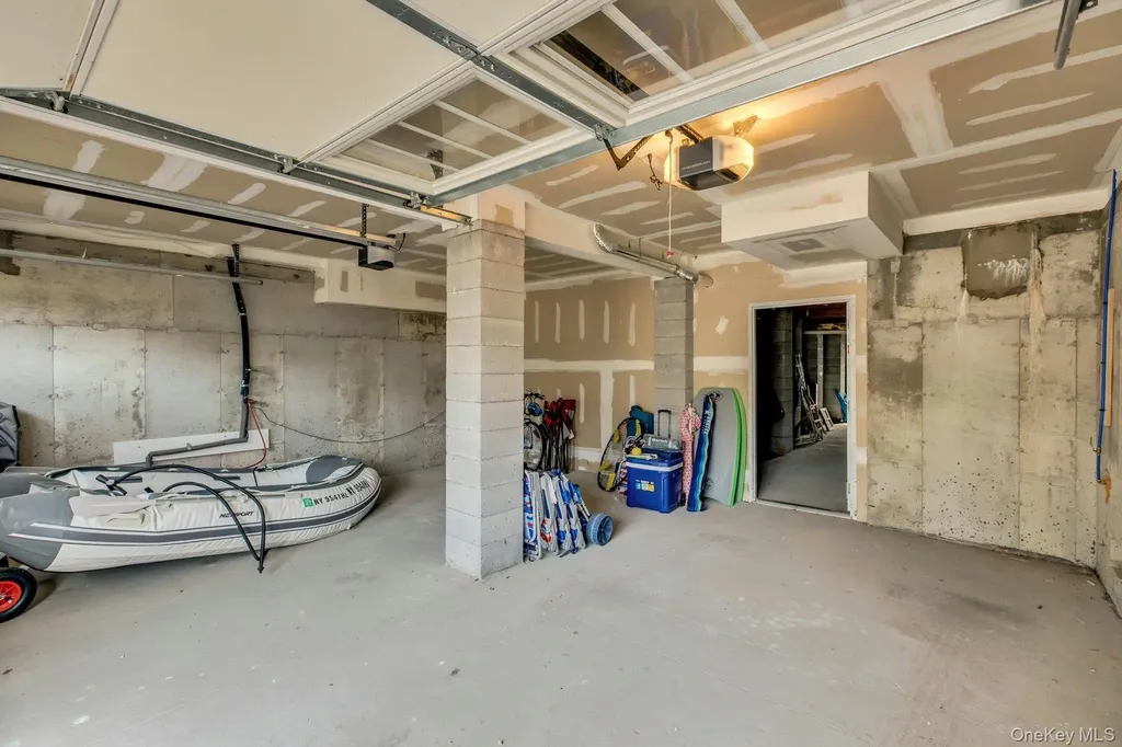 7 Springville Circle Hampton Bays NY 11946