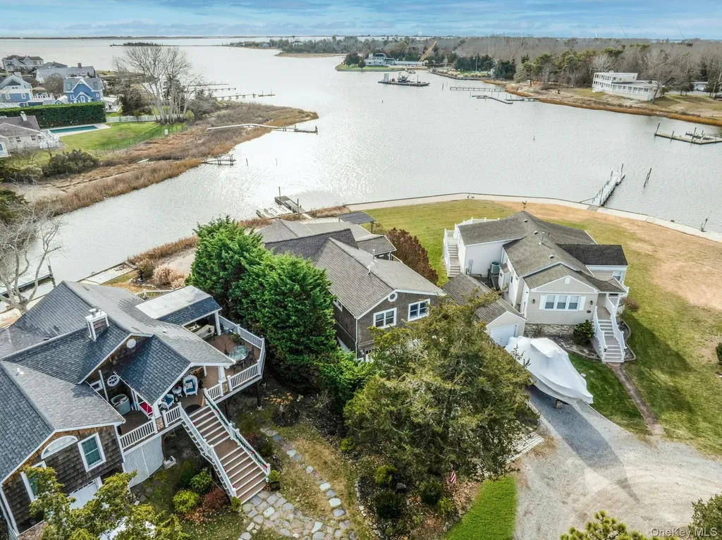 7 Springville Circle Hampton Bays NY 11946
