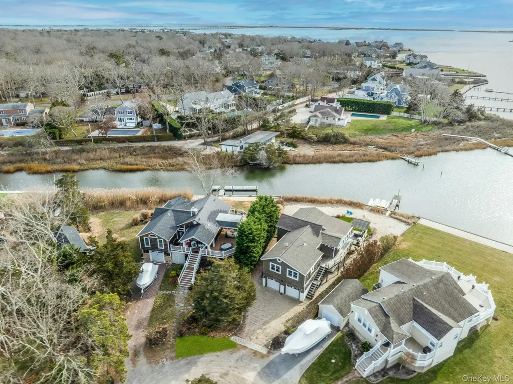 7 Springville Circle Hampton Bays NY 11946
