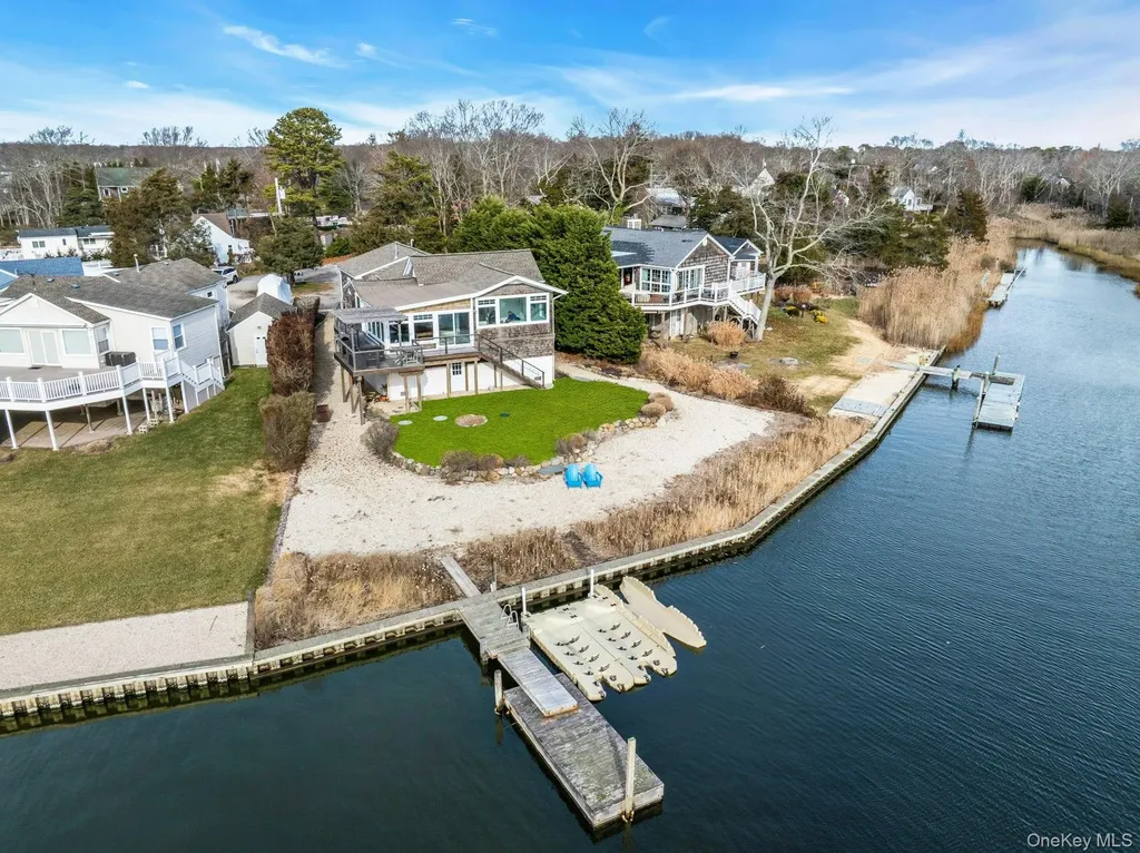 7 Springville Circle Hampton Bays NY 11946