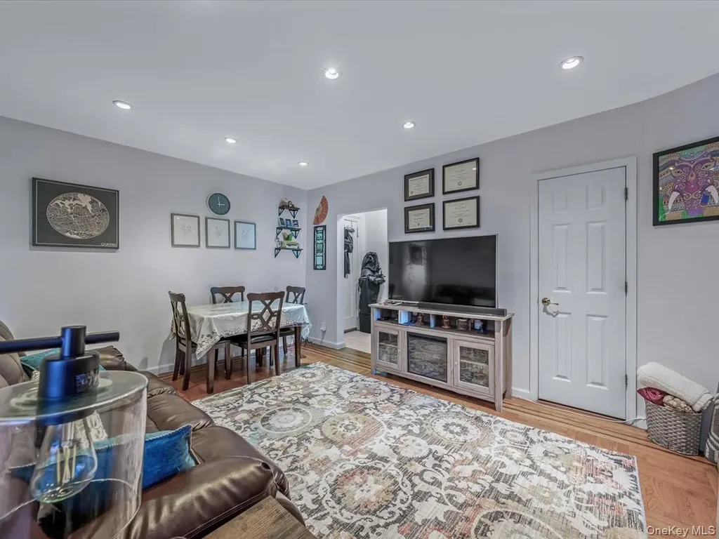 9524 Fort Hamilton Parkway Brooklyn NY 11209