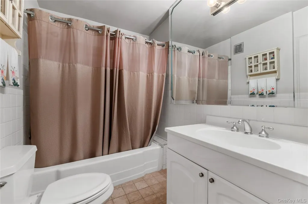 25 Chapel Place Great Neck NY 11021