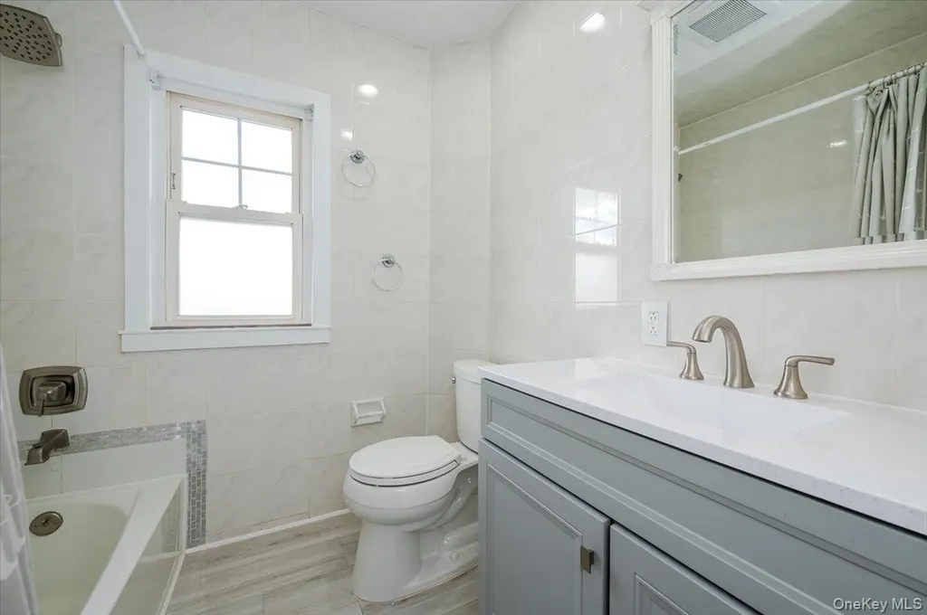 523 Bayview Avenue Cedarhurst NY 11516