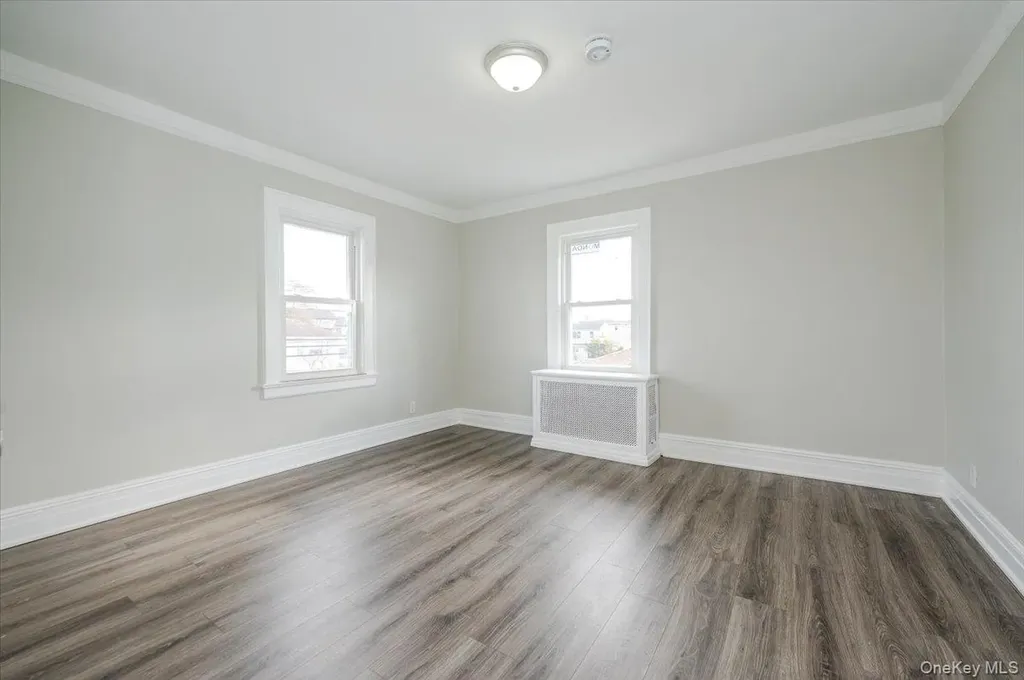 523 Bayview Avenue Cedarhurst NY 11516