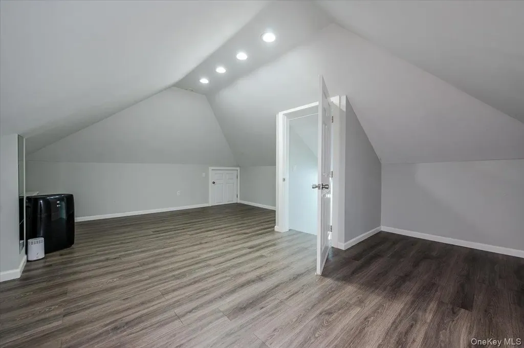523 Bayview Avenue Cedarhurst NY 11516