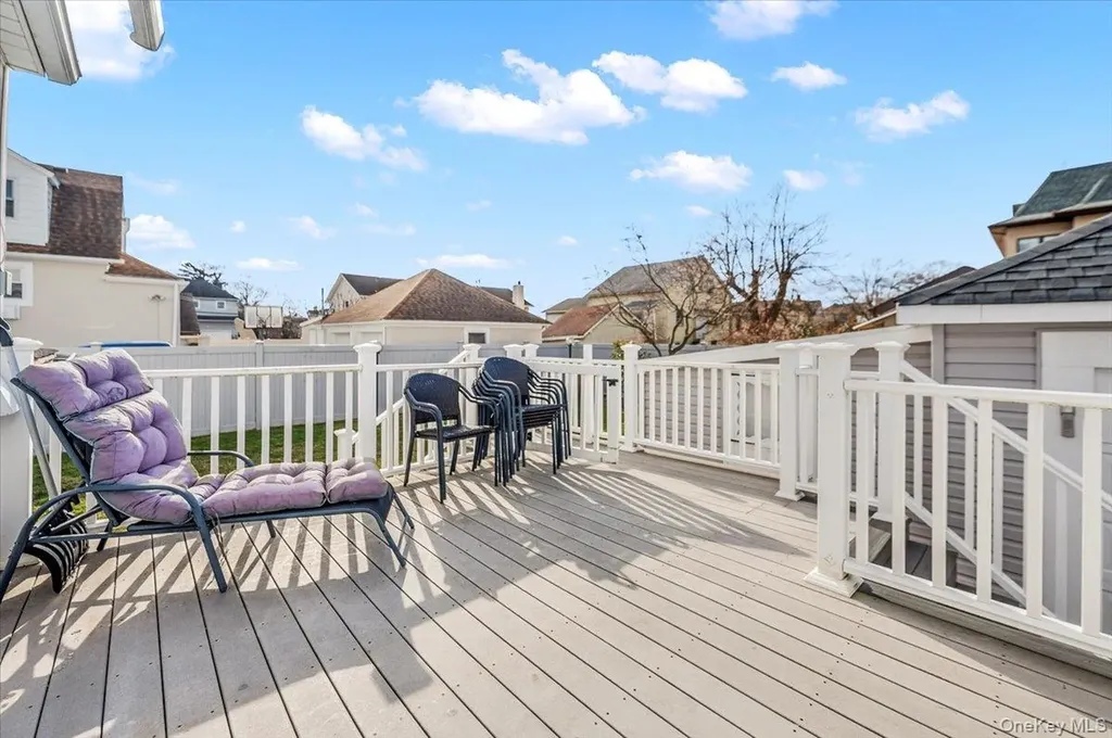 523 Bayview Avenue Cedarhurst NY 11516