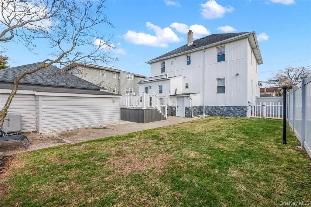 523 Bayview Avenue Cedarhurst NY 11516