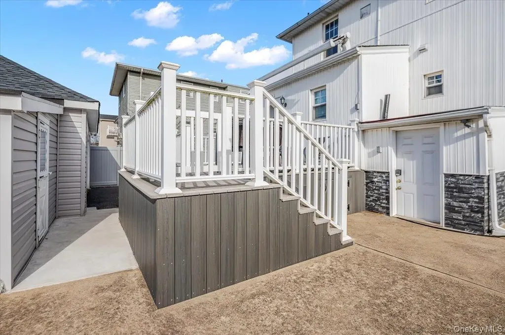 523 Bayview Avenue Cedarhurst NY 11516