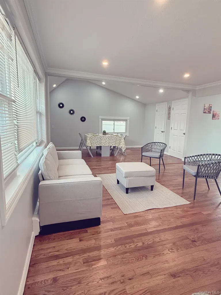 96 S Windhorst Avenue Bethpage NY 11714