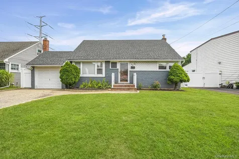 96 S Windhorst Avenue Bethpage NY 11714