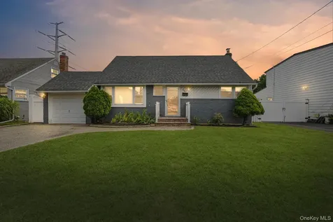 96 S Windhorst Avenue Bethpage NY 11714