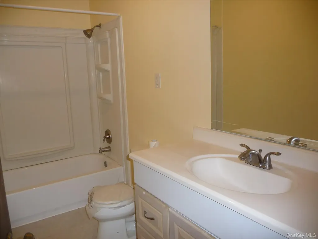 12 Shelley Court Middletown NY 10941