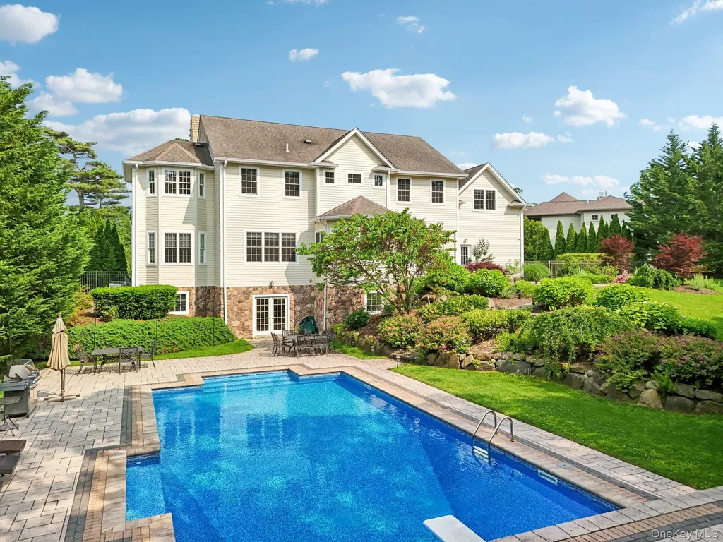 4 Celestial Court Saint James NY 11780
