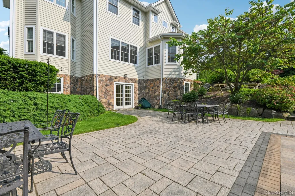 4 Celestial Court Saint James NY 11780
