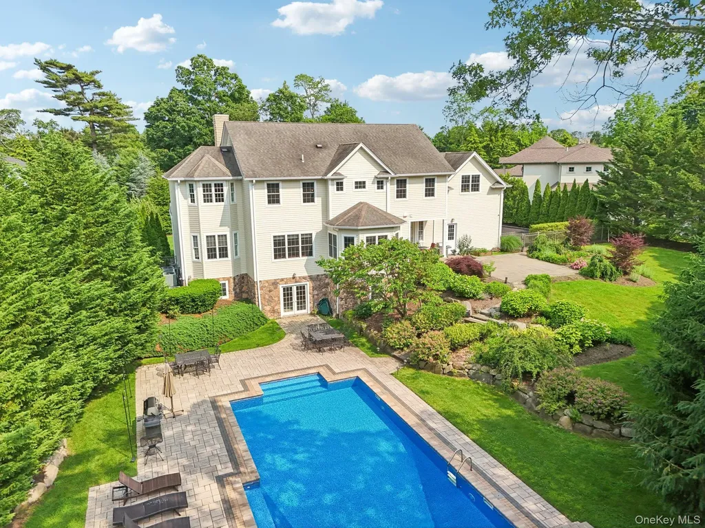 4 Celestial Court Saint James NY 11780
