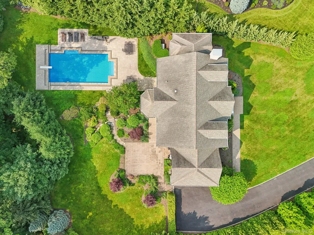 4 Celestial Court Saint James NY 11780