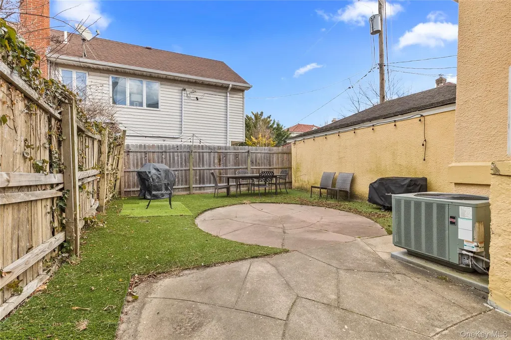 264 Laurelton Boulevard Long Beach NY 11561